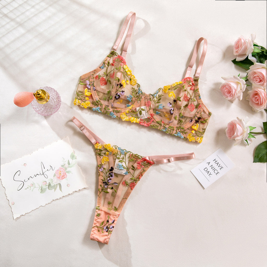 Ensemble soutien-gorge et string fleuris, deux pièces